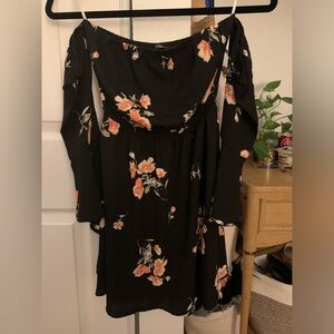 Lulu’s black floral off the shoulder dress size XXS